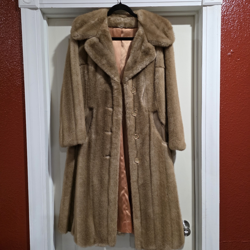 Tissavel of France Luxurious Brown Fur Coat
